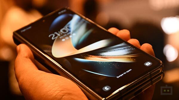 Samsung Galaxy Z Fold 4 First Impressions : कैमरा है सुपर से भी ऊपर Samsung Galaxy Z Fold 4 First Impressions : कैमरा है सुपर से भी ऊपर