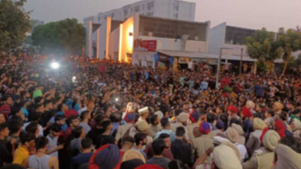 मोहाली के विश्वविद्यालय में हुआ MMS लीक होने का मामला मोहाली के विश्वविद्यालय में हुआ MMS लीक होने का मामला