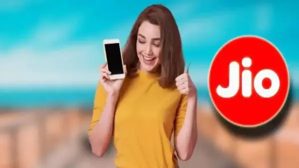 Reliance Jio का 583 रुपये वाला प्लान बना सबसे धाकड़! Disney+ Hotstar Reliance Jio का 583 रुपये वाला प्लान बना सबसे धाकड़! Disney+ Hotstar