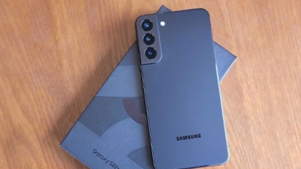 Samsung Galaxy S22 Plus पर मिल रही भारी छूट, जल्दी करें Samsung Galaxy S22 Plus पर मिल रही भारी छूट, जल्दी करें