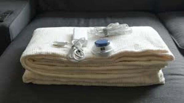 2- Electric Fleece Throw 2- Electric Fleece Throw