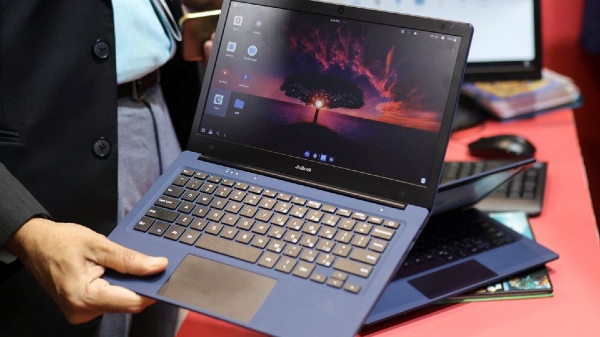 इंतजार खत्म! चोरी छिपे लॉन्च हुआ Jio का सबसे सस्ता JioBook Laptop इंतजार खत्म! चोरी छिपे लॉन्च हुआ Jio का सबसे सस्ता JioBook Laptop