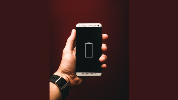 Apps जो आपके स्मार्टफोन की बैटरी लाइफ कर रहे हैं खत्म? Apps जो आपके स्मार्टफोन की बैटरी लाइफ कर रहे हैं खत्म?