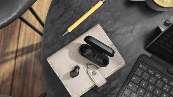 Jabra Earbuds की कीमत एक फ्लैगशिप फोन के जितनी Jabra Earbuds की कीमत एक फ्लैगशिप फोन के जितनी