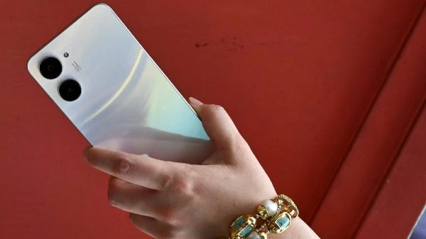 Realme 10 4G: दिल पर राज करने आया 50MP कैमरे वाला धांसू स्मार्टफोन Realme 10 4G: दिल पर राज करने आया 50MP कैमरे वाला धांसू स्मार्टफोन