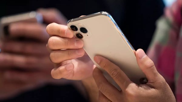 70 हजार वाले iPhone 13 पर मिल रहा 8 हजार का डिस्काउंट 70 हजार वाले iPhone 13 पर मिल रहा 8 हजार का डिस्काउंट
