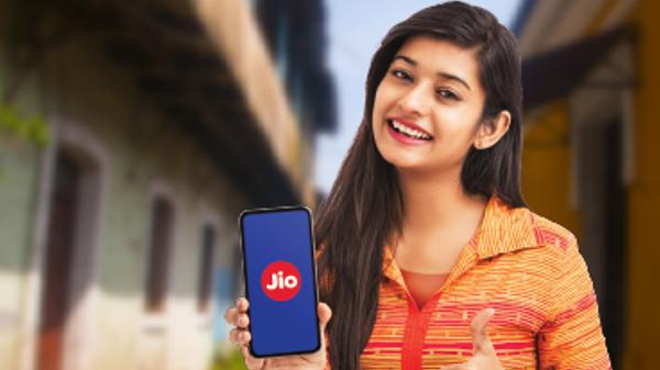 Jio का नया 749 रुपये का प्रीपेड रिचार्ज प्लान लॉन्च Jio का नया 749 रुपये का प्रीपेड रिचार्ज प्लान लॉन्च