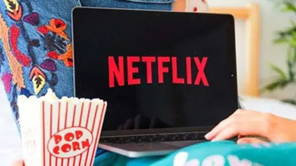 Netflix पासवर्ड शेयर करने पर अब भारतीयों को करना होगा पेमेंट Netflix पासवर्ड शेयर करने पर अब भारतीयों को करना होगा पेमेंट
