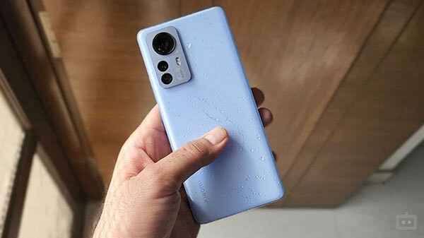 Xiaomi 12 Pro अब अमेजन पर 44,999 रुपये में, जल्दी करें 