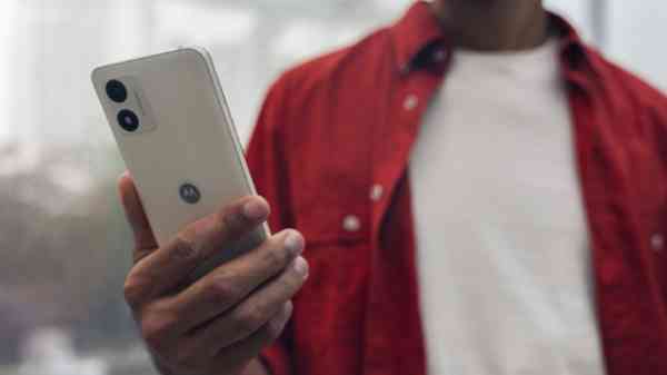 Moto E13 की कीमत 6,500 रुपये, 8 फरवरी को भारत में होगा लॉन्च Moto E13 की कीमत 6,500 रुपये, 8 फरवरी को भारत में होगा लॉन्च