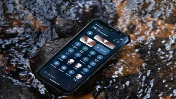 Oukitel का 50 दिनों की बैटरी बैकअप के साथ रफ-एंड-टफ स्मार्टफोन लॉन्च