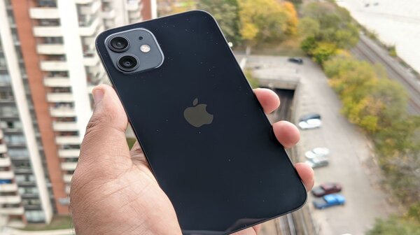 iPhone 12 अब तक के सबसे कम कीमत में उपलब्ध,  जानें सभी डिटेल