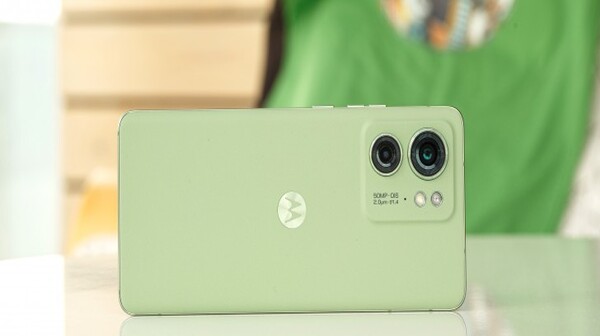 OnePlus Nord CE 3, Moto Edge 40 और iQOO Z7 Pro सेल में आपको किस फोन को