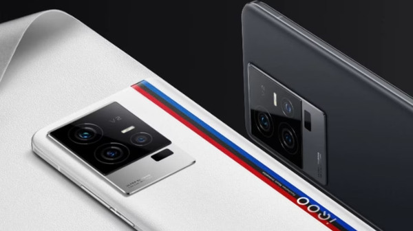 iqoo 12 vs oneplus 12 की भारत में कीमत, स्पेसिफिकेशन की तुलना