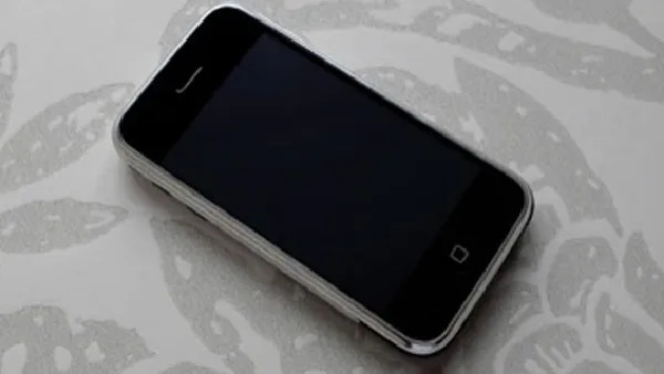 Apple का 16 साल पुराना iPhone करोड़ों में बिक रहा, ये है वजह