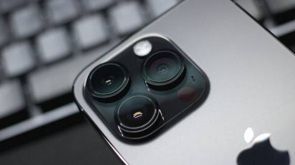 iphone में अंदर गए पानी को इस ट्रिक से निकालें बाहर 