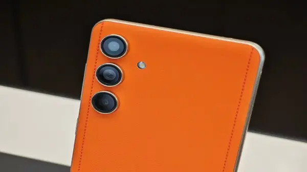 Samsung ने चोरी-छुपे मिड-रेंज में नया स्मार्टफोन किया लॉन्च, जाने फीचर