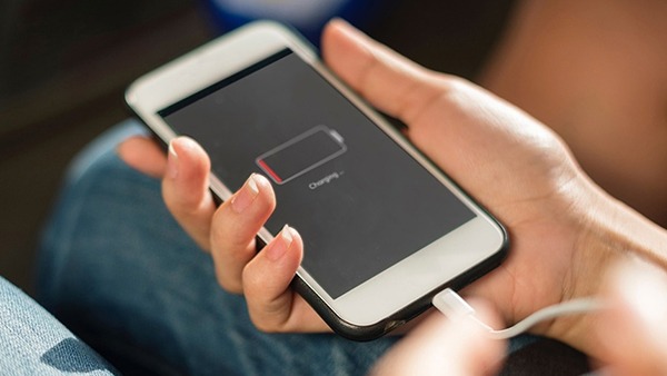 कैसे पता करें फोन में असली बैटरी है या नकली?