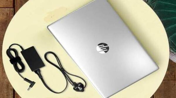 55 हजार से कम दाम में सबसे ज्यादा बिकने वाले Laptop पर पाएं भारी छूट