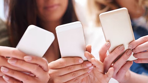 अगर स्मार्टफोन न होता तो क्या होता? अगर स्मार्टफोन न होता तो क्या होता?