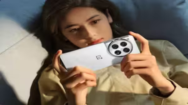 OnePlus 12 नए कलर ऑप्शन में होगा लॉन्च, जानिए कीमत व उपलब्धता