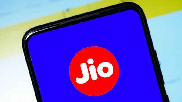 ज्यादा डाटा के साथ Jio के नए बेस्ट मासिक, तिमाही और वार्षिक प्लान्स