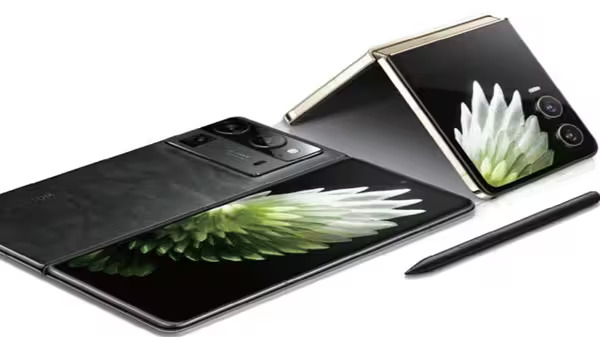 लॉन्च से पहले Tecno Phantom V Fold 2 और V Flip 2 की कीमतें लीक