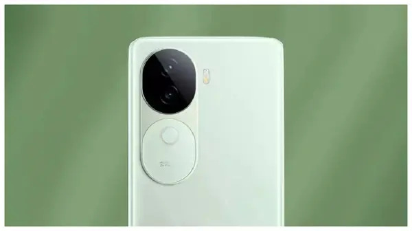 अमेजन सेल में iqoo z9s पर भारी छूट, जानें स्पेसिफिकेशन और कीमत