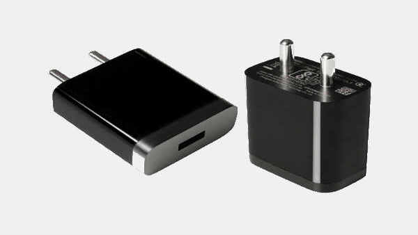 स्मार्टफोन के चार्जर का कलर क्यों होता है Black और White