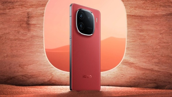 iQOO 13 vs iQOO 12: जानें कैमरा, बैटरी और चिपसेट किसमें होगा बदलाव