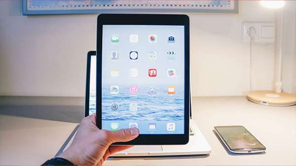 Apple जल्द लॉन्च करेगा AI Wall Mount Tablet Apple जल्द लॉन्च करेगा AI Wall Mount Tablet