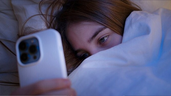 स्मार्टफोन खरीदने पर मिलेगी सिगरेट के पैकेट जैसी वॉर्निंग!, यहां जानें स्मार्टफोन खरीदने पर मिलेगी सिगरेट के पैकेट जैसी वॉर्निंग!, यहां जानें