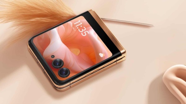 Motorola Razr 50 Ultra पर मिल रही 32,500 रुपये की धमाकेदार छूट 