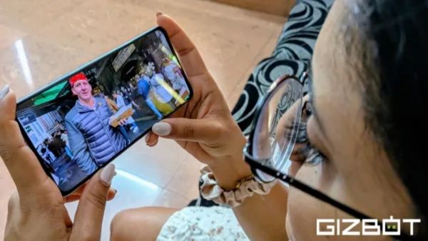 ₹20000 के अंदर शानदार परफॉर्मेंस देने वाला Overpowered ऑलराउंडर फोन!