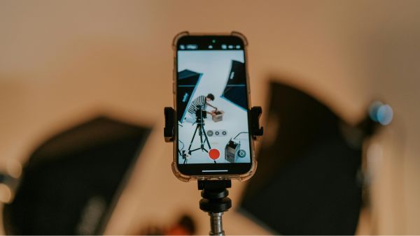 कम बजट में शानदार वीडियो क्वालिटी वाले Android स्मार्टफोन्स कम बजट में शानदार वीडियो क्वालिटी वाले Android स्मार्टफोन्स