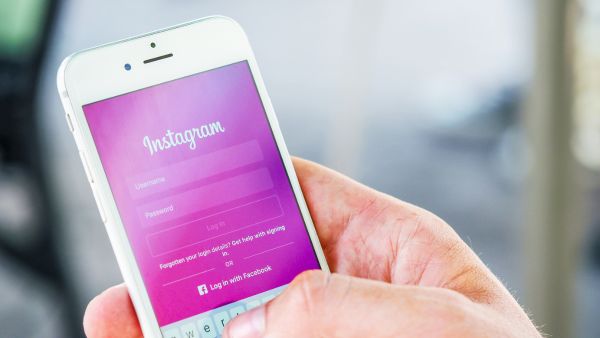 Instagram Chat में कैसे भेजे Special Effects वाले मैसेज