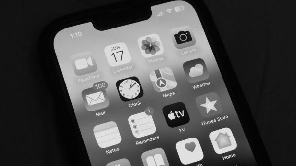 Apple ने चुपचाप जारी किया iOS 18.7.2 अपडेट