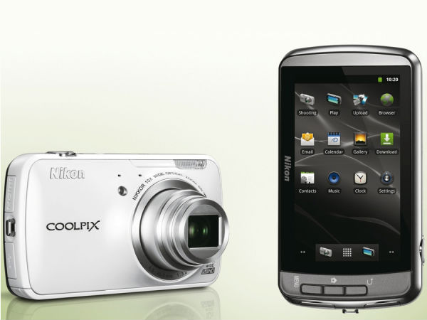 Nikon Coolpix S800c Point & Shoot (White)