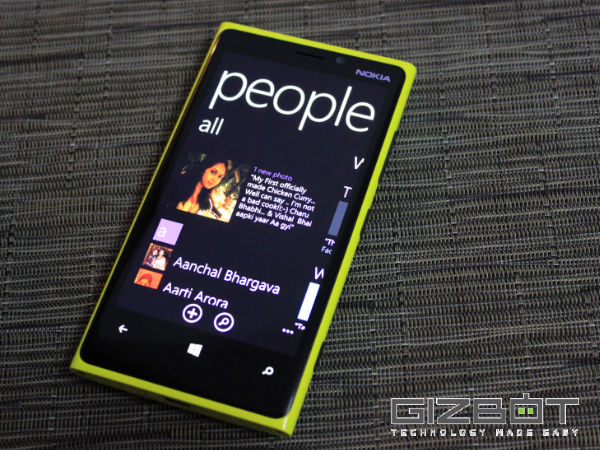 Nokia Lumia 920 Facebook