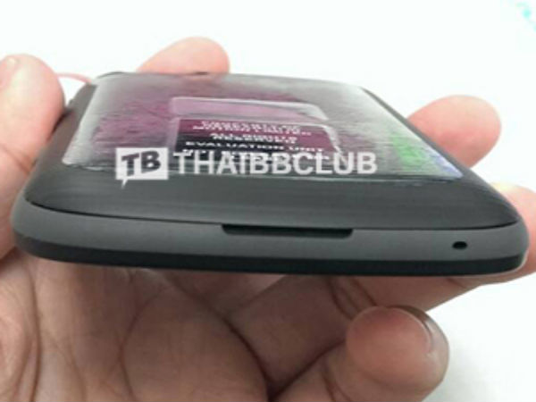 BlackBerry 9720 Leaked Image 4