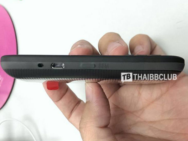 BlackBerry 9720 Leaked Image 5
