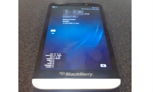 BlackBerry A10 Alleged Image Spotted Online: Hints At Z10 like Design
