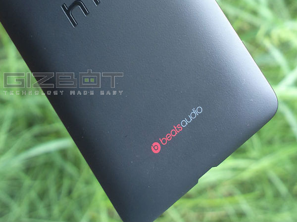 HTC Desire 600 Hands on Review: A Smartphone For Slaves to Fashion