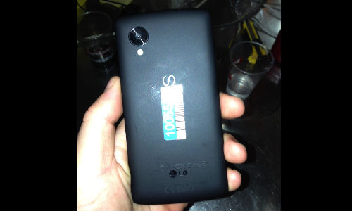 Nexus 5 Images Surface Online After A Googler Leaves Phone At Bar