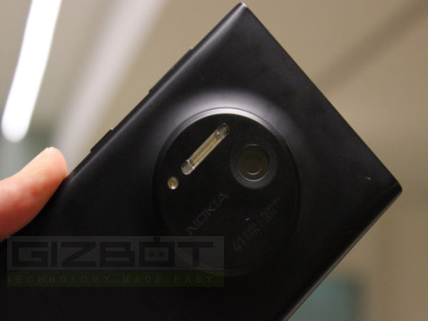 Nokia Lumia 1020 Hands on Review: First look