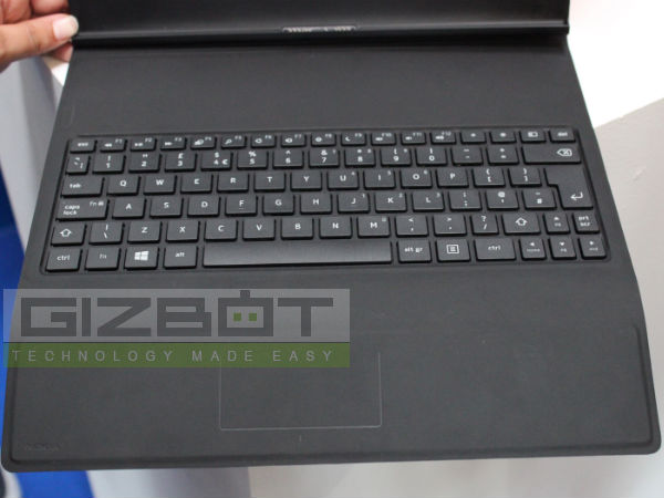 Nokia Lumia 2520 Hands on Review: First look