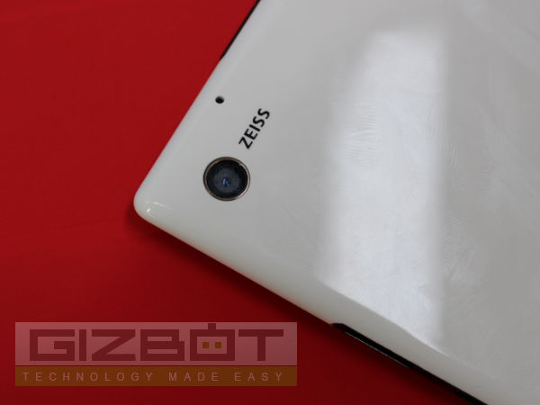 Nokia Lumia 2520 Hands on Review: First look