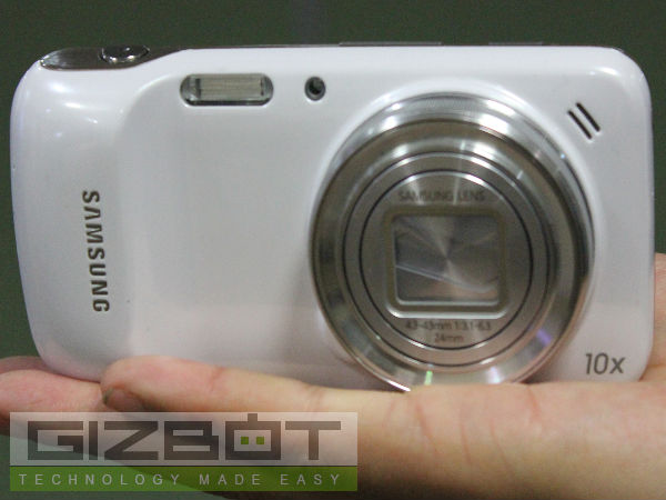 Samsung Galaxy S4 Zoom Hands On Review: Awesome Camera, Ordinary Phone Samsung Galaxy S4 Zoom Hands On Review: Awesome Camera, Ordinary Phone