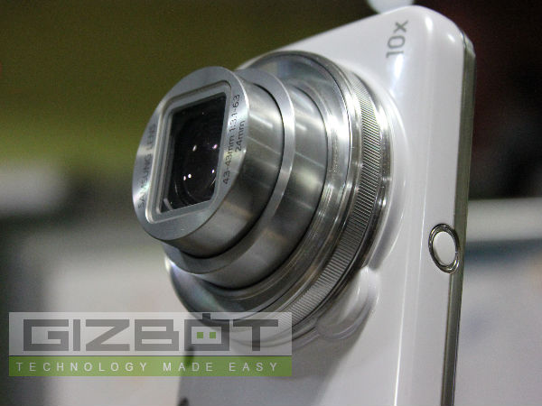 Samsung Galaxy S4 Zoom Hands On Review: Awesome Camera, Ordinary Phone