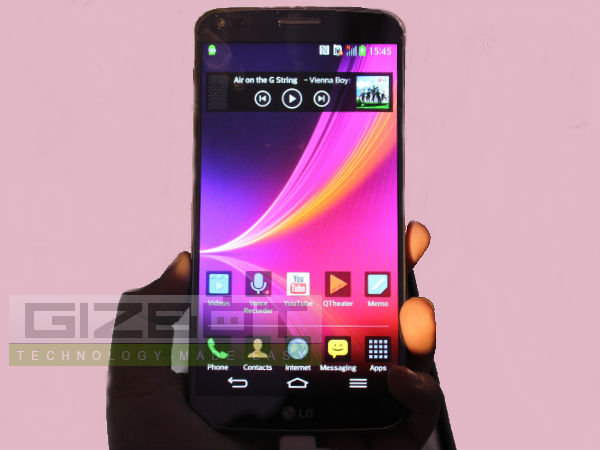 LG G Flex Hands On Review: First Impression